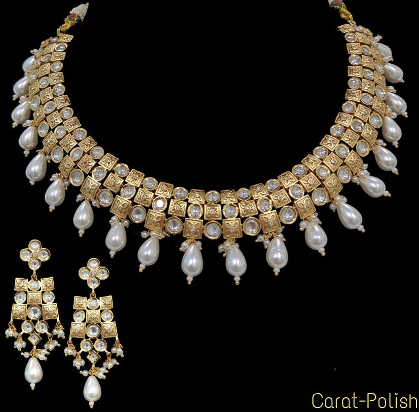 Kinisha choker set