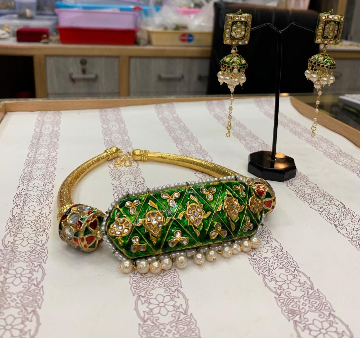 Meenakari hasli set