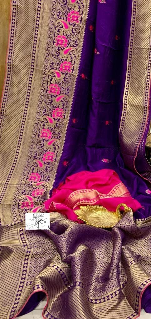 Nivaaz banarsi moonga saree