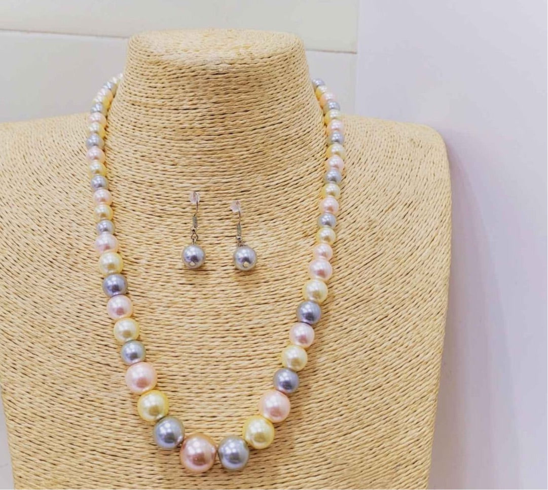 Rizi pear necklace