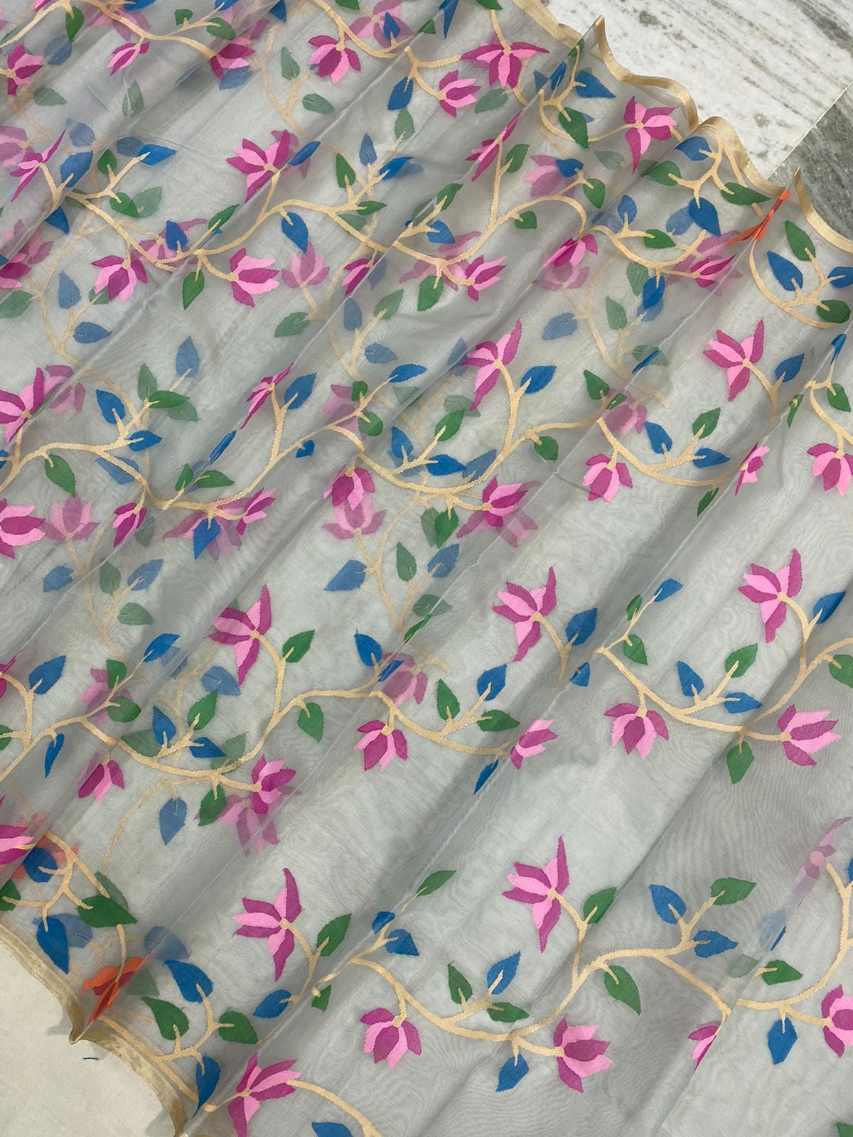 Oliva tantuj jamdani handwoven saree