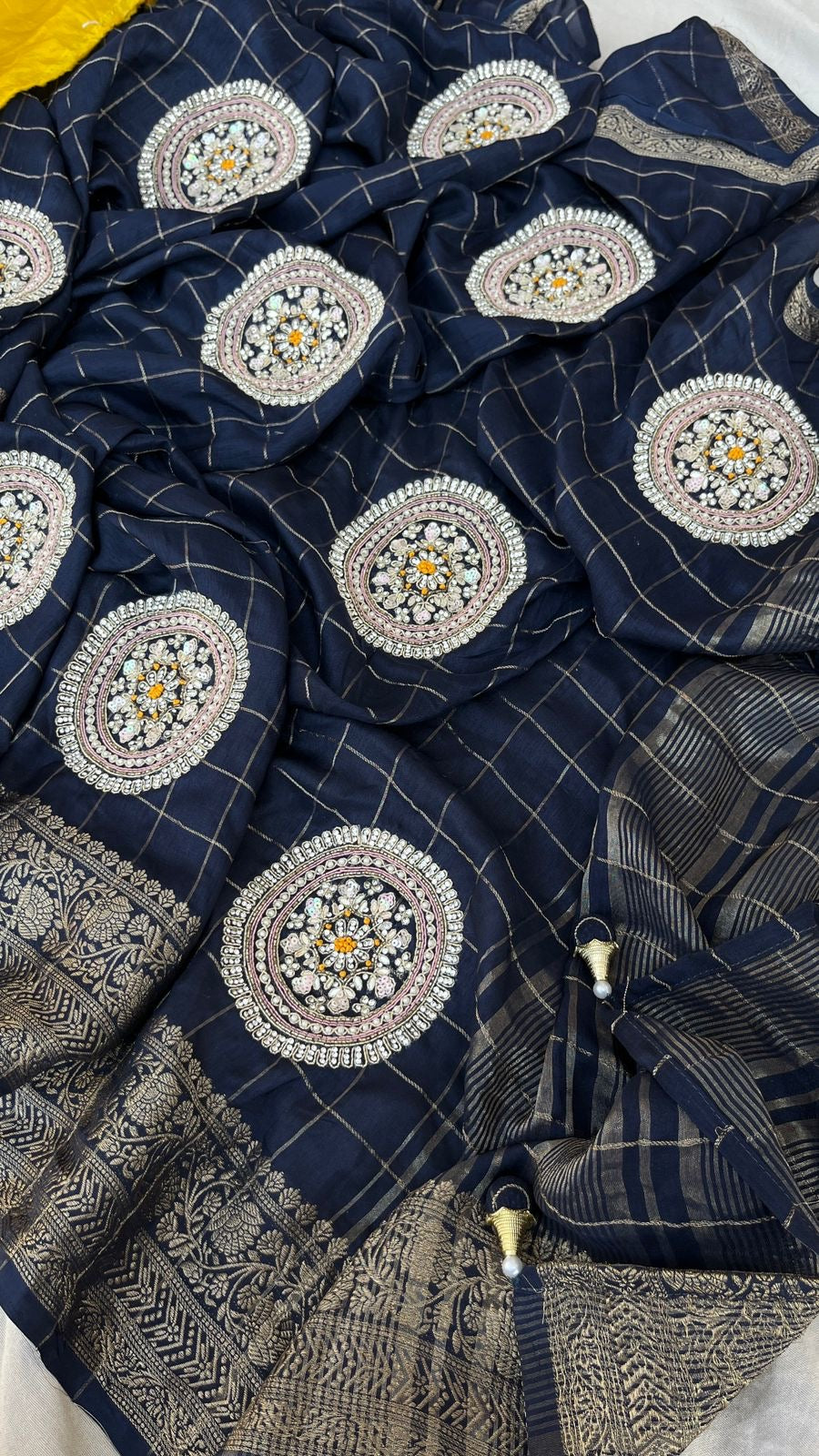 Livita munga weaving Banarsi saree Indian sari
