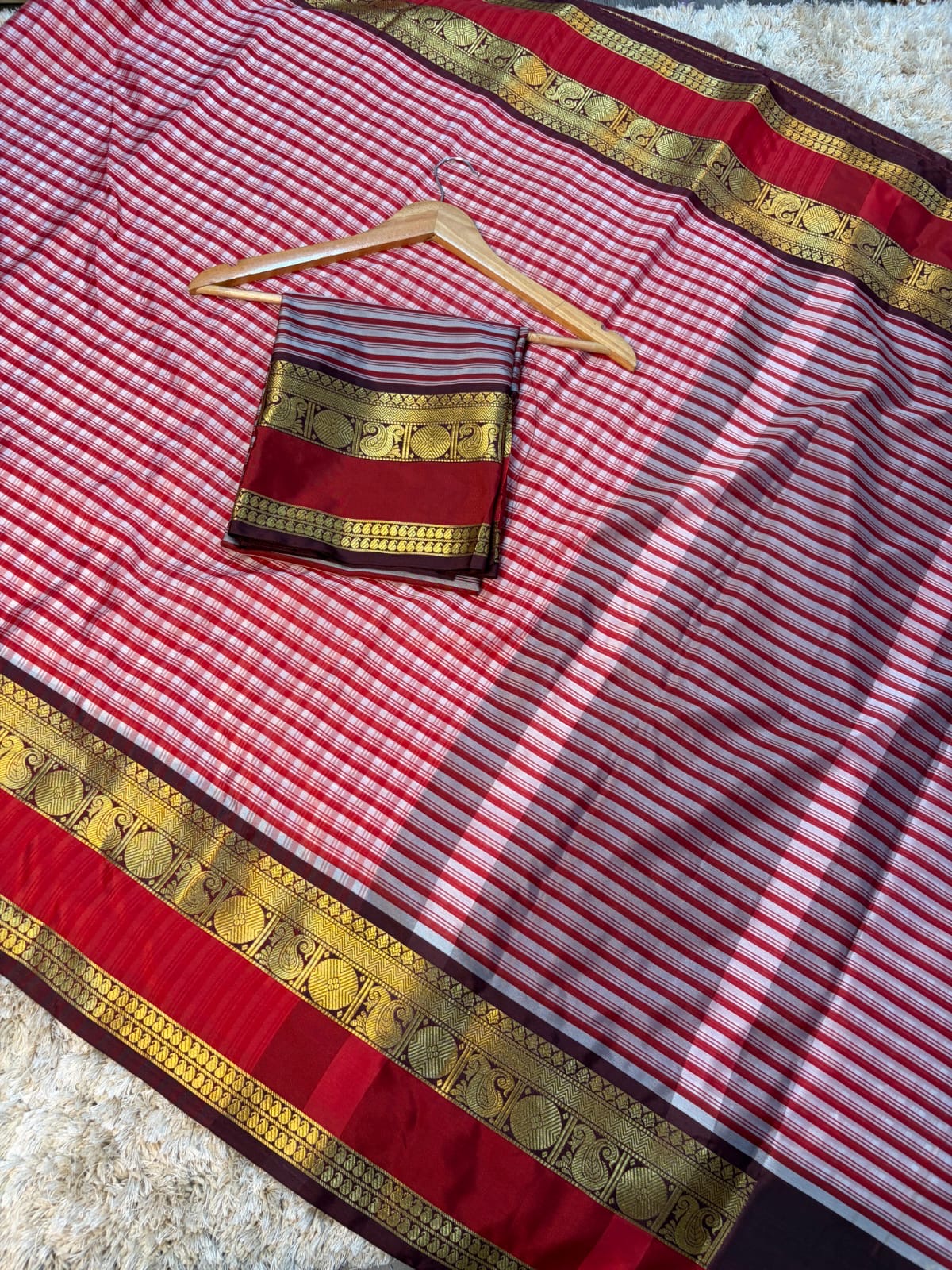 Gadwal silk saree check saree handloom sari blouse Bengali sarees