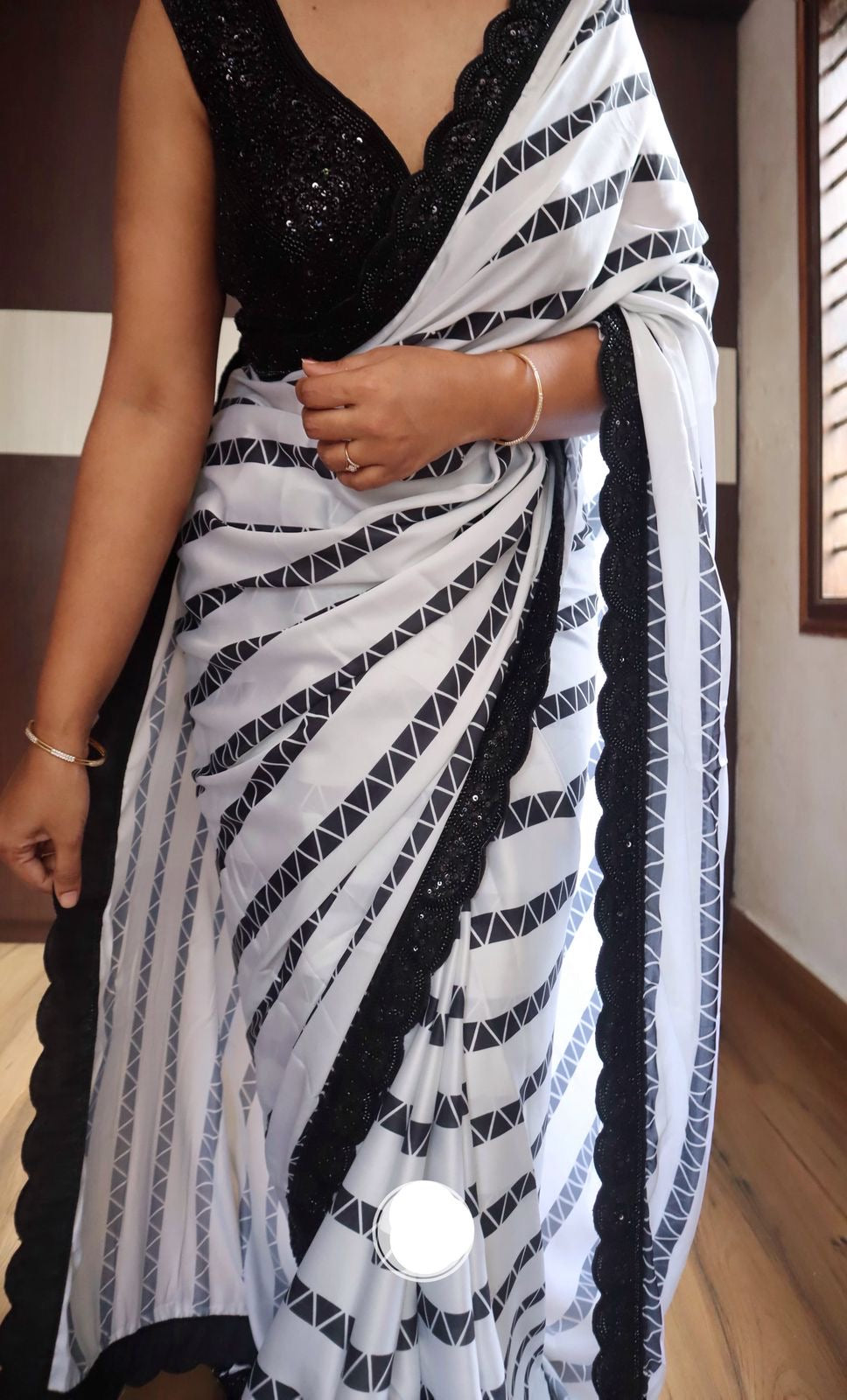 Retro styled saree classy sari blouse Partywear sarees
