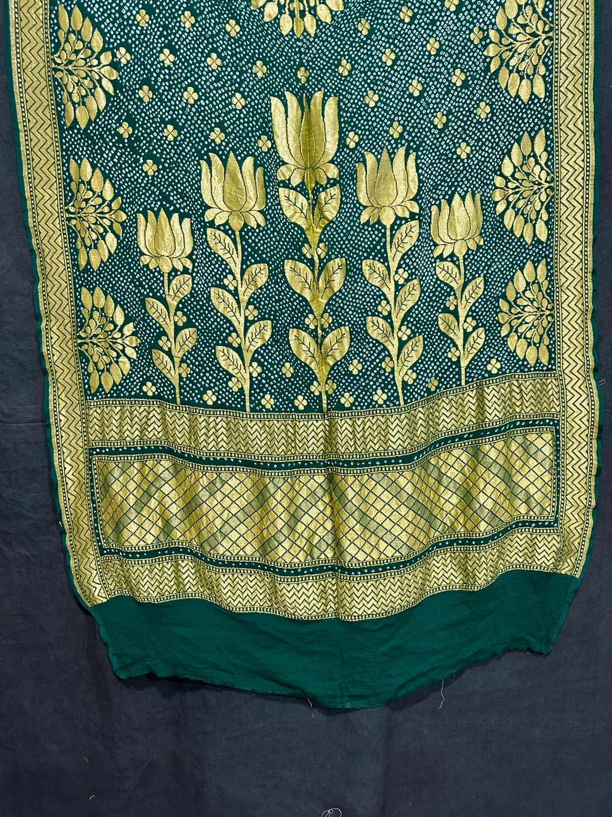 Paisley inspired Bandhani Bandhej Dupatta