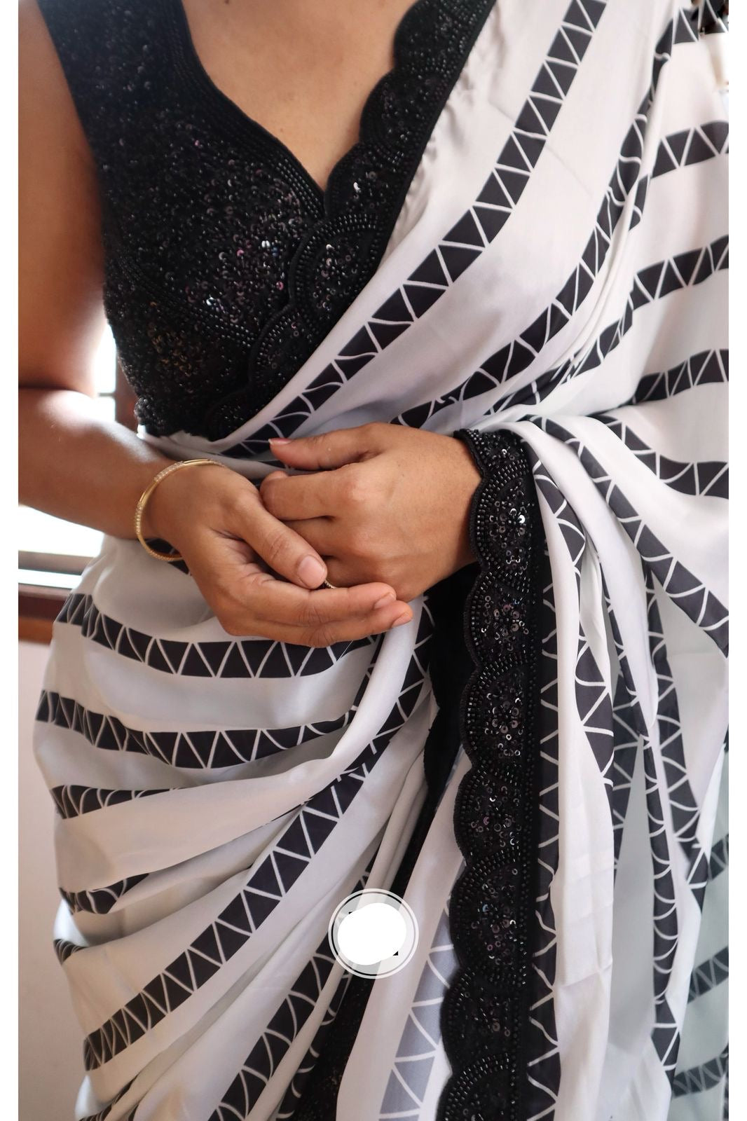 Retro styled saree classy sari blouse Partywear sarees