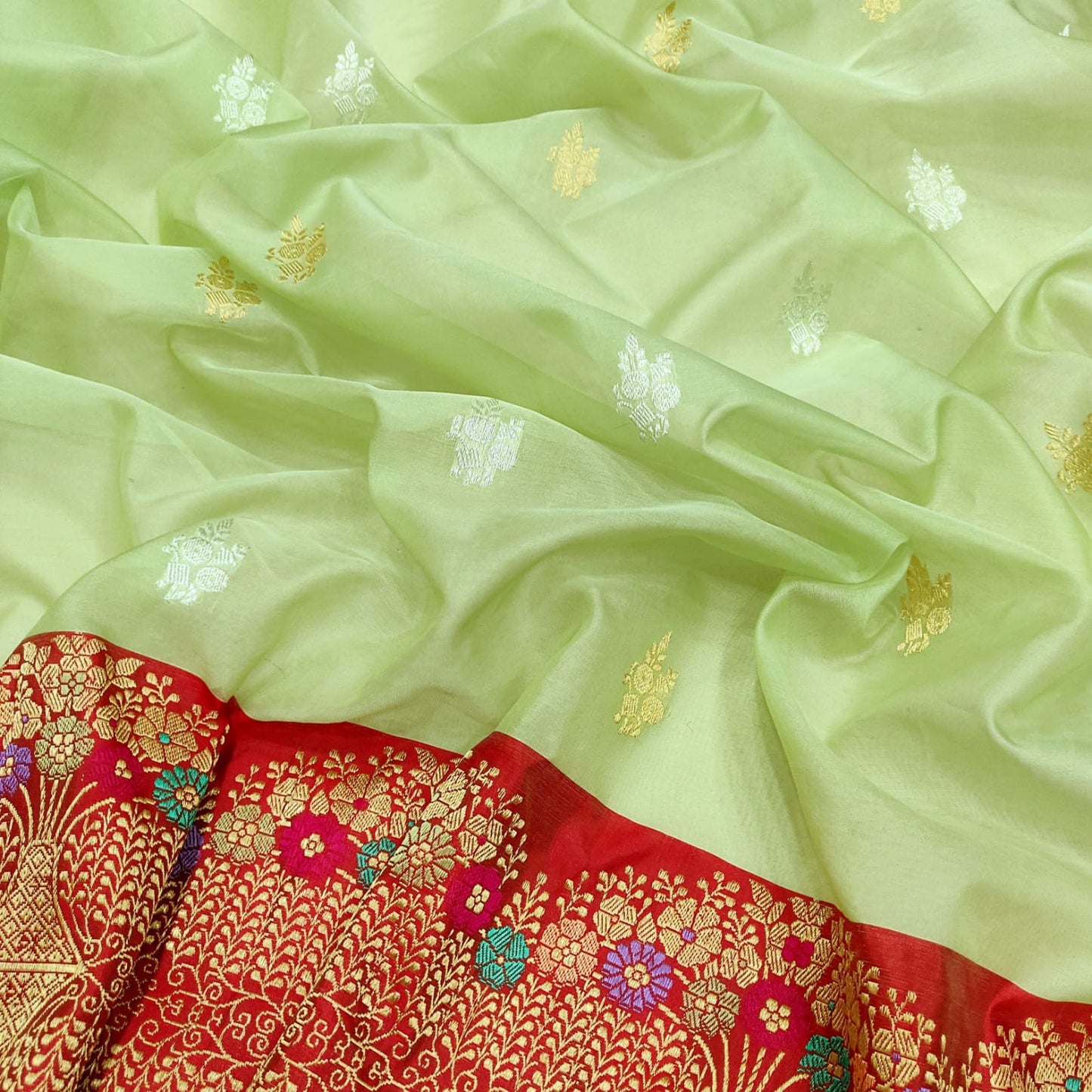 Geshi handwoven Kora kadwa saree