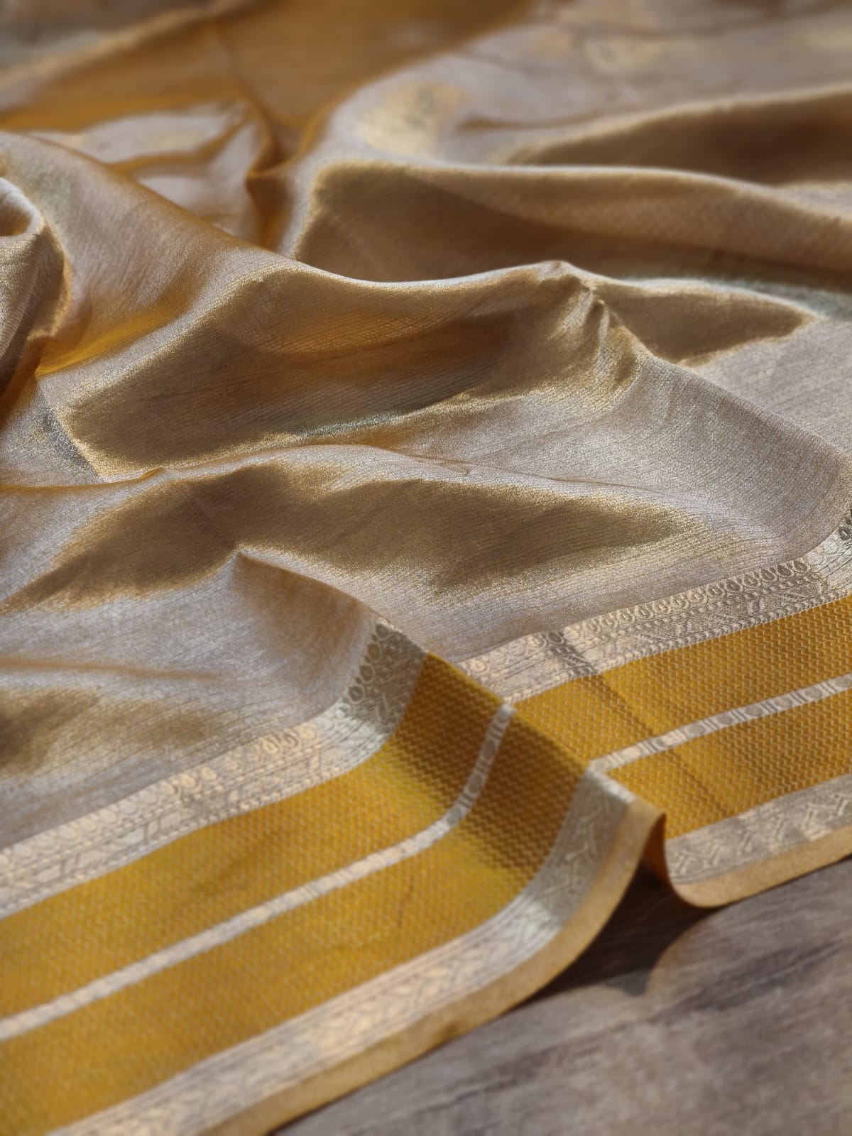 Niva tissue organza beautiful saree