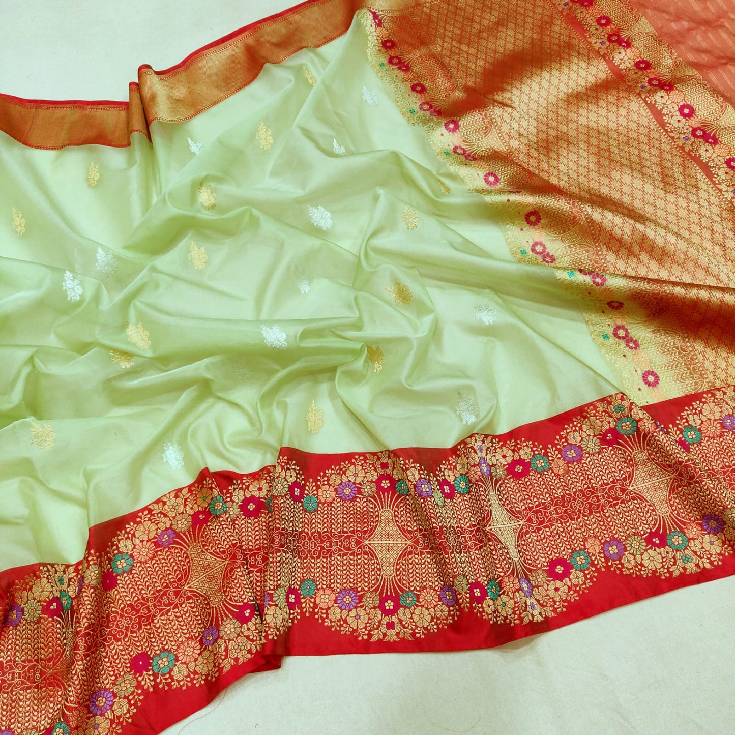 Geshi handwoven Kora kadwa saree