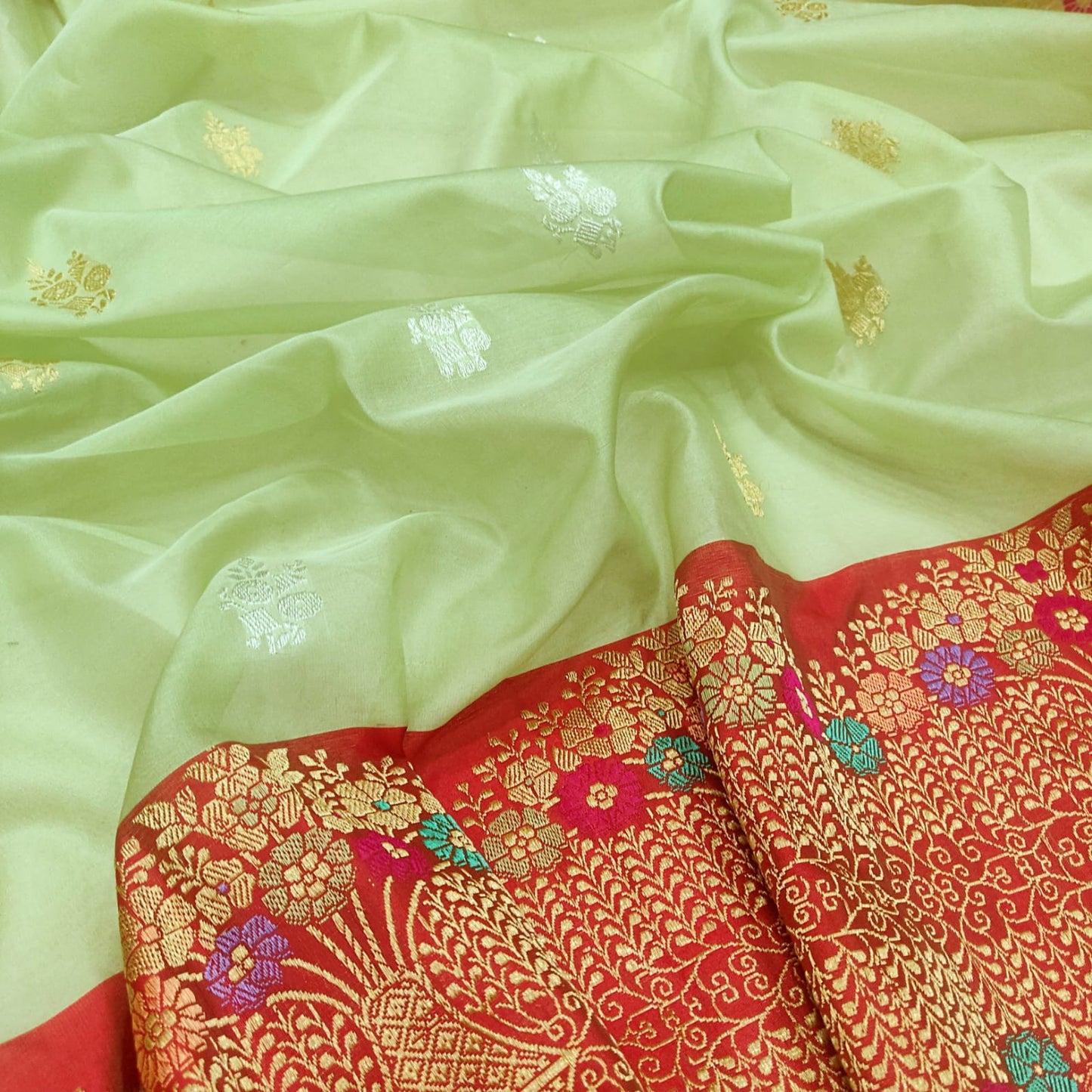 Geshi handwoven Kora kadwa saree