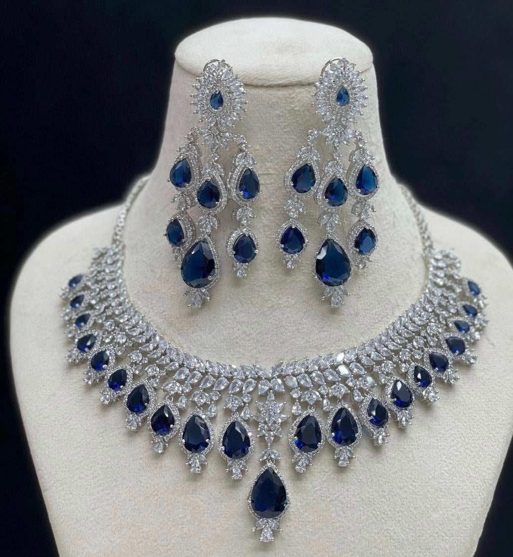 Celebrity inspired necklace set