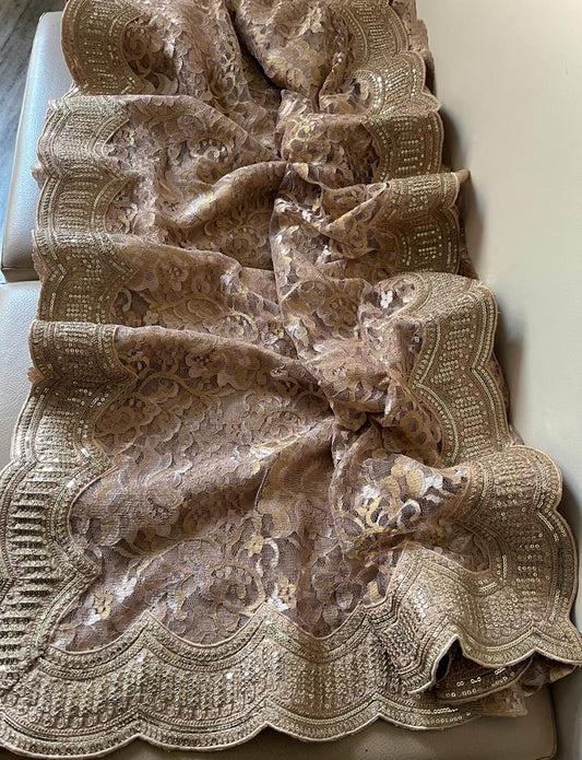 Chaintley lacy scalloped border saree