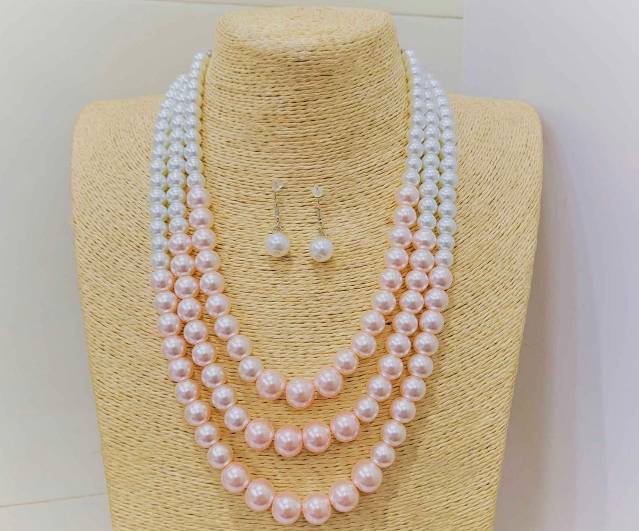 Rabia Pearl necklace set