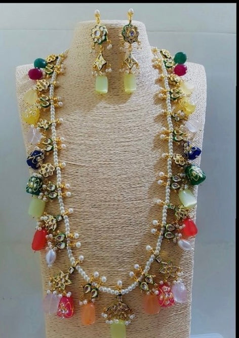 Pearl beaded necklace