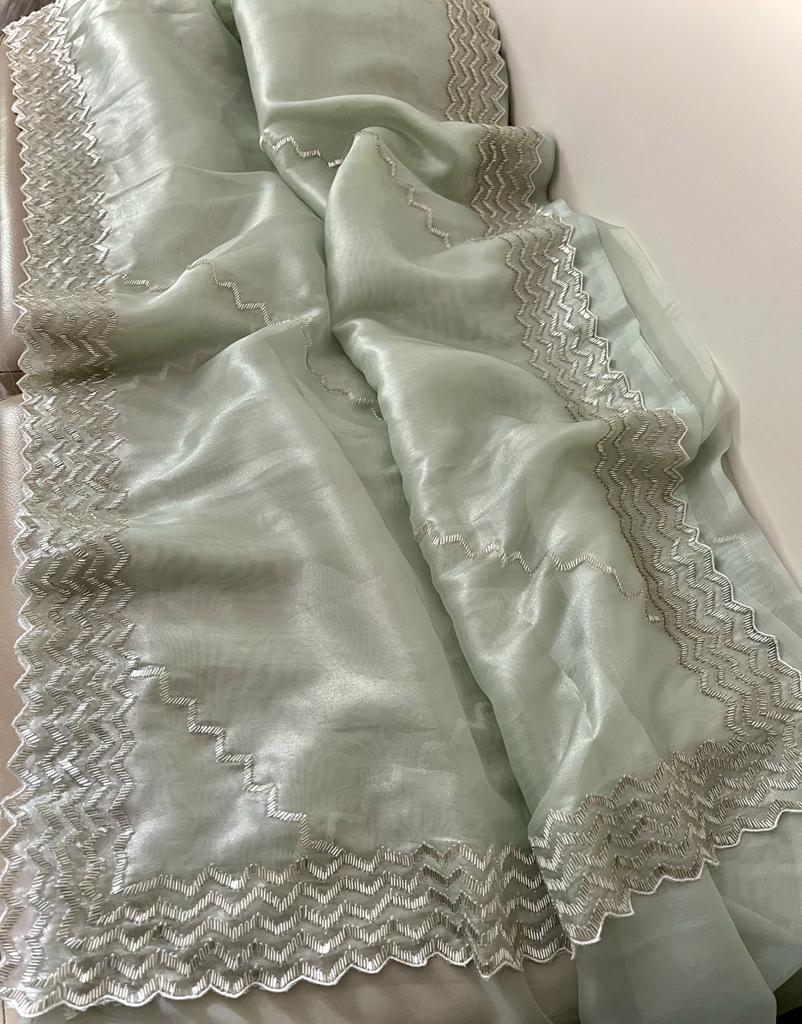 Kinisha tissue saree