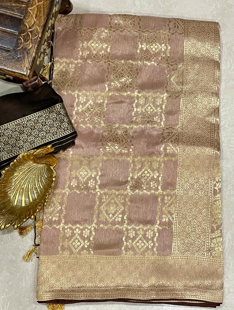 Dolika banarsi moonga saree