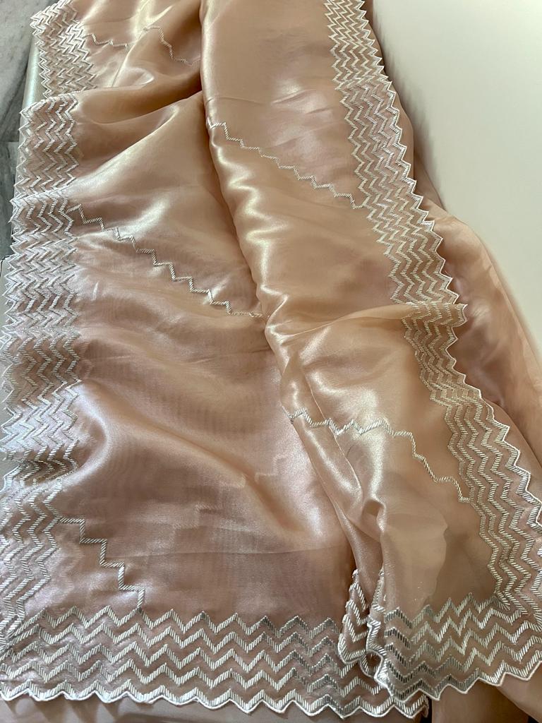 Kinisha tissue saree