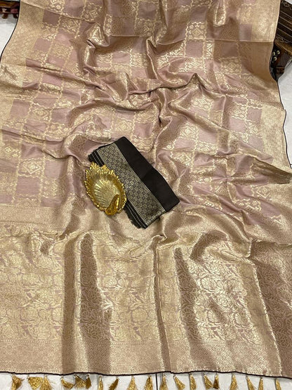 Dolika banarsi moonga saree