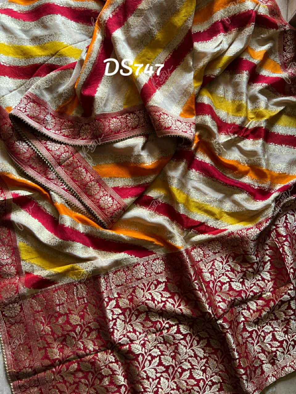 Festival Lehariya Munga saree