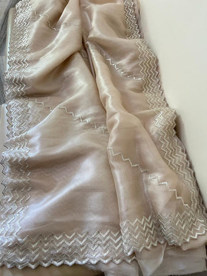 Kinisha tissue saree