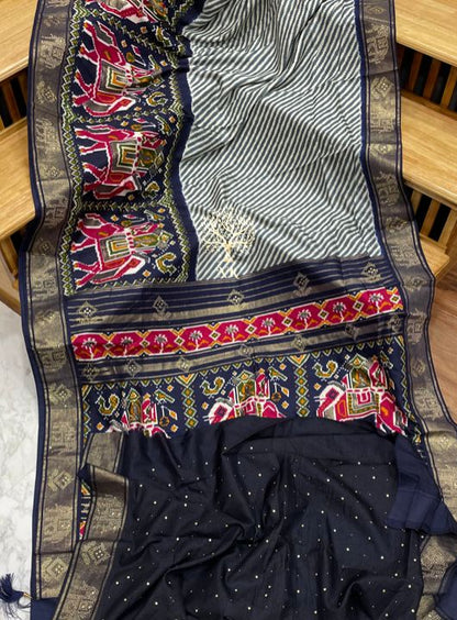 Narnia Patola saree