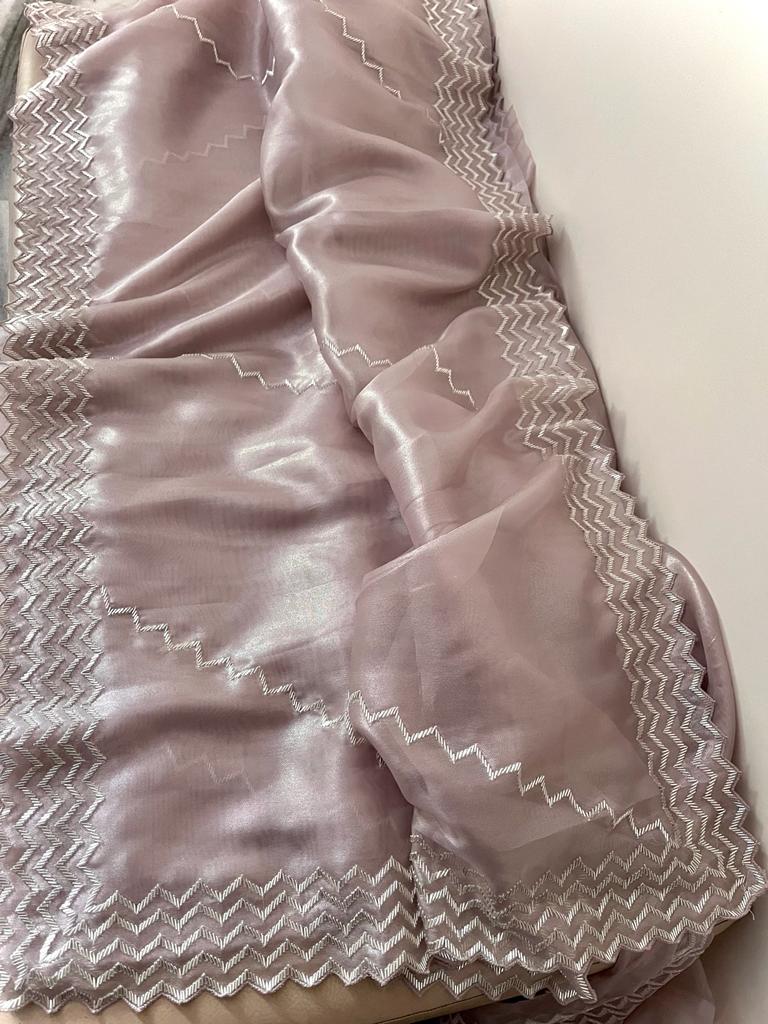 Kinisha tissue saree