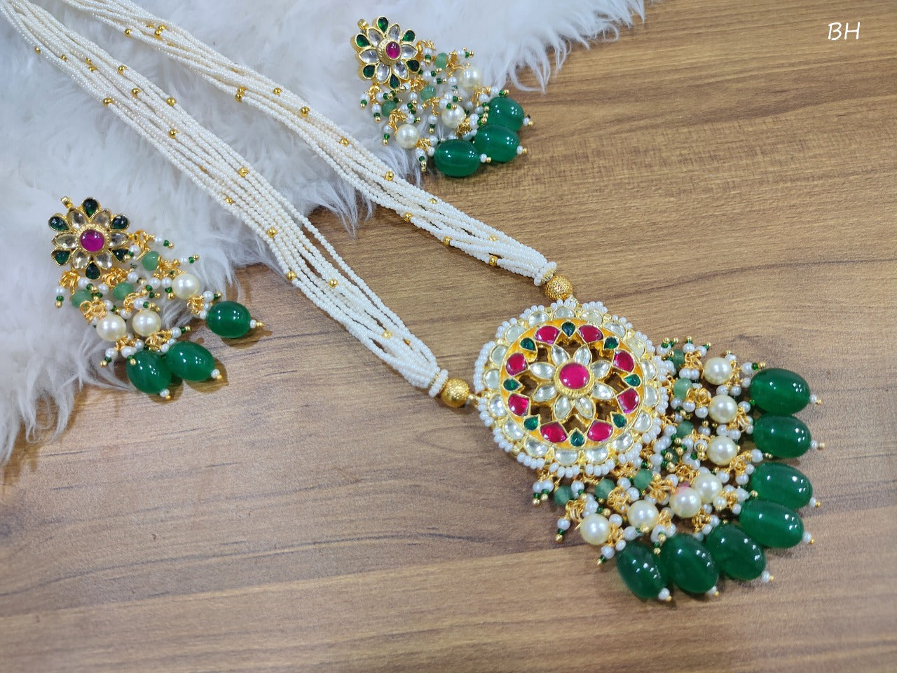 Parisha Pearl necklace Kundan set