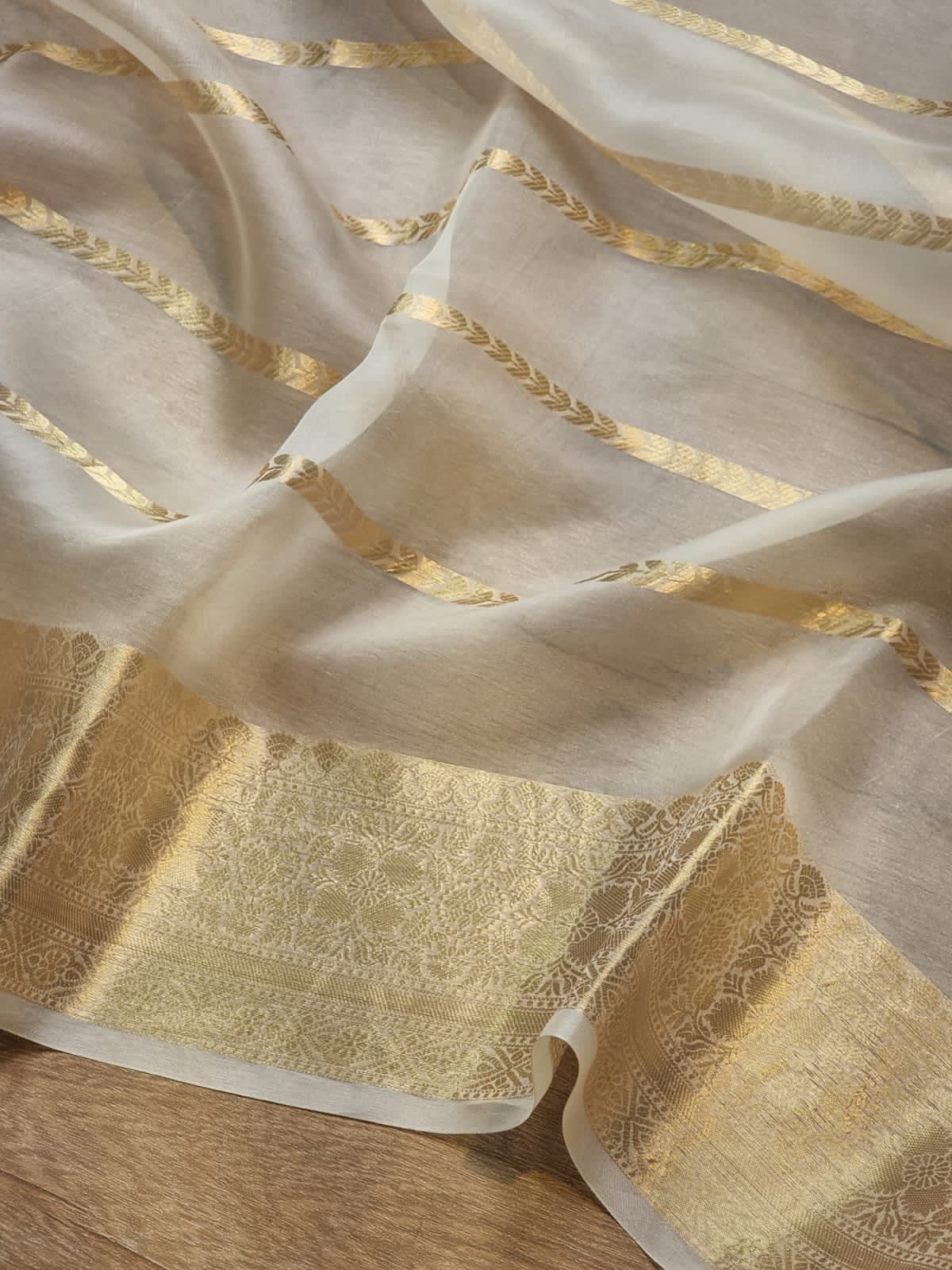 Banarsi kora saree