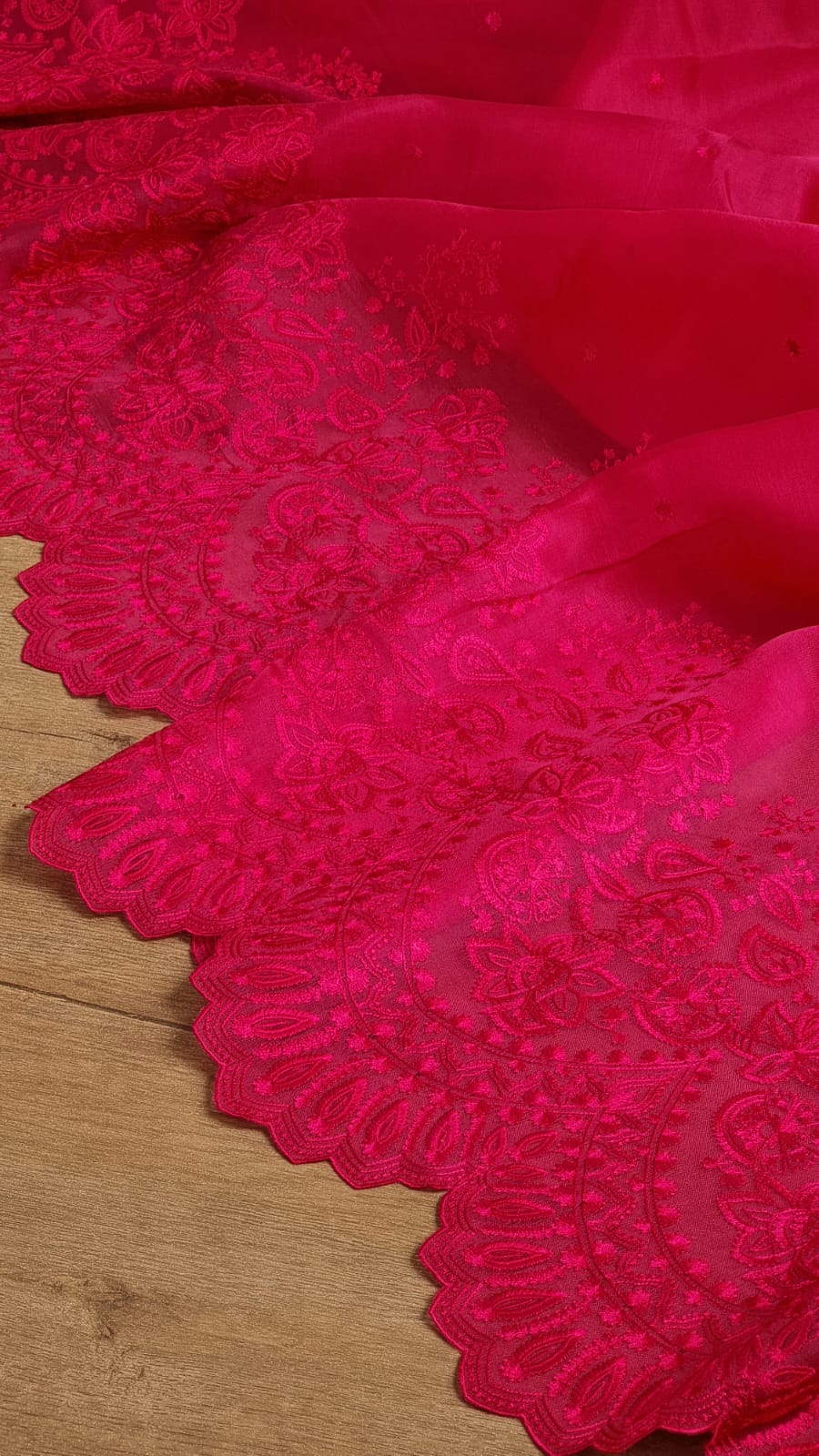 Scalloped inspired organza saree