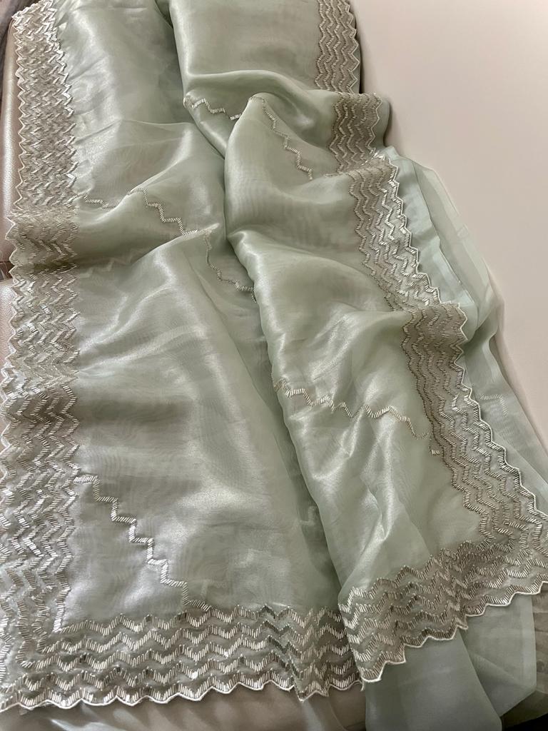 Kinisha tissue saree