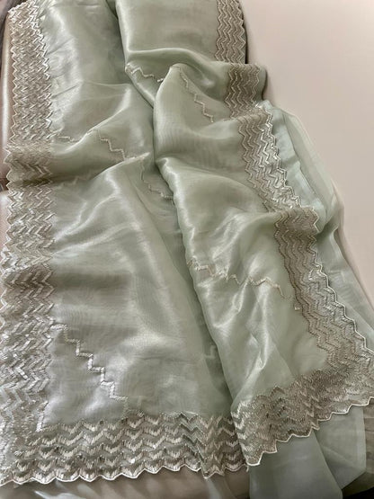 Kinisha tissue saree