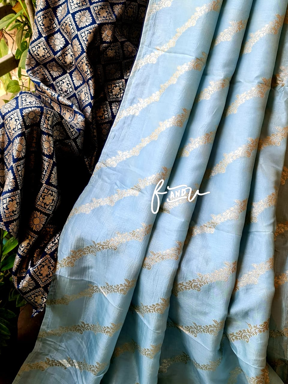 Excusitive lehariya Munga saree