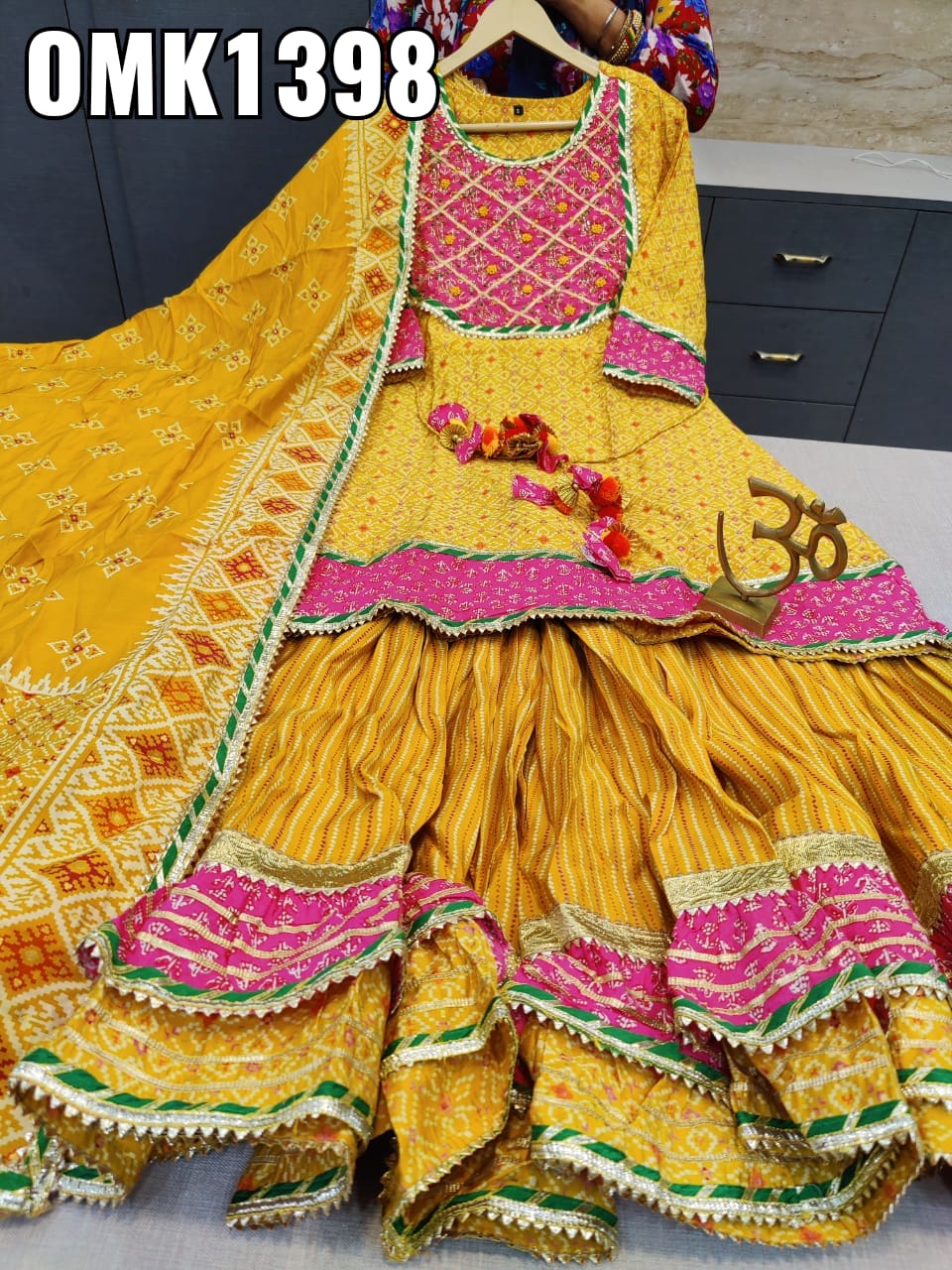 Yellow vellow sharara
