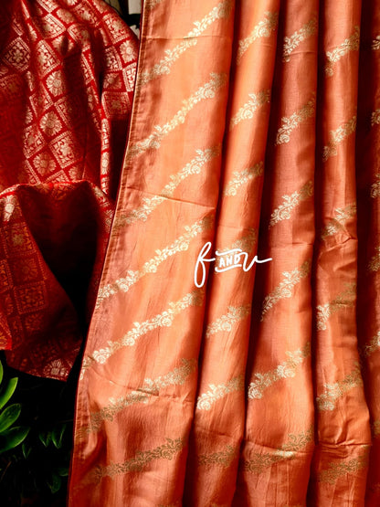 Excusitive lehariya Munga saree