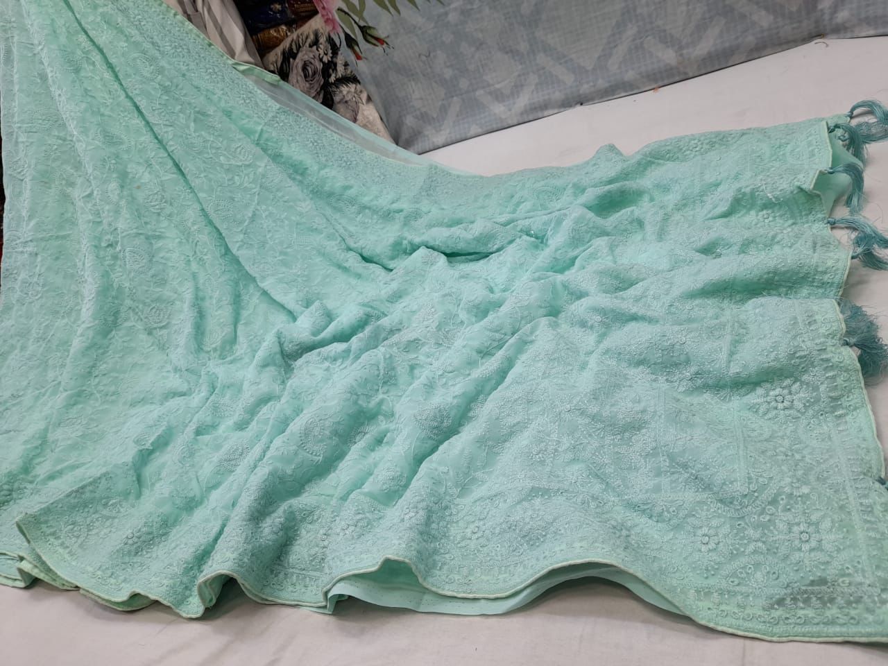 Anshika chikankari saree