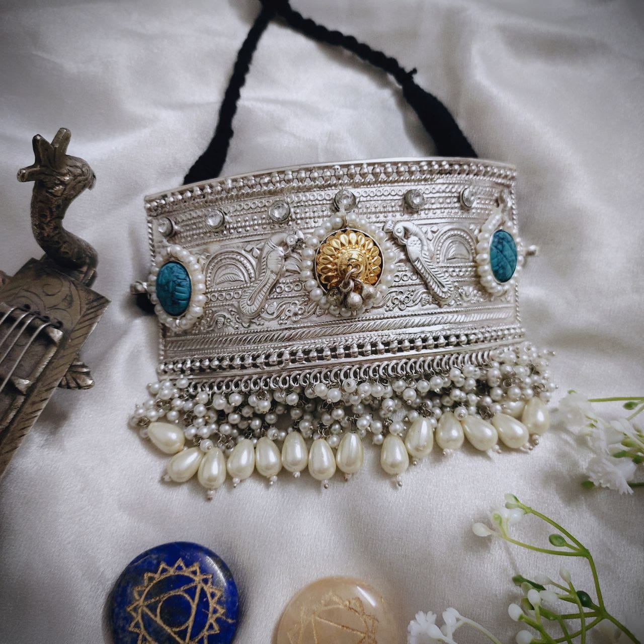 Jumbo tribal choker set